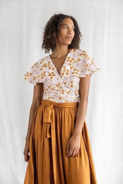 Jyoti - Fair Works Jyoti - Fair Works Bio-Baumwoll Wickelbluse Neeraj, Blumen, – Produktbild 1 von 4