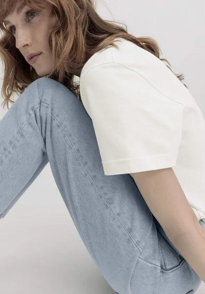 hessnatur hessnatur Jeans HANNA High Rise Mom aus reinem Bio-Denim, Hell-blau, – Produktbild 2 von 4