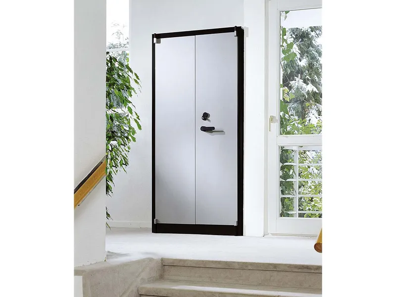 C+P C+P Feuergeschützte Flügeltürenschrank anthrazit/alusilber B 93 cm, H 195 cm – Produktbild 1 von 1