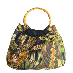 körber mode körber mode Bambus-Tasche aus Baumwolle, Upcycling Dschungel Motiv Unikat – Produktbild 1 von 1