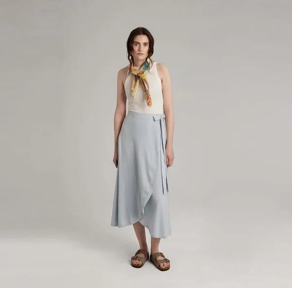 Addition Sustainable Apparel Addition Sustainable Apparel Smooth Wrap Skirt illusion blue – Produktbild 1 von 1