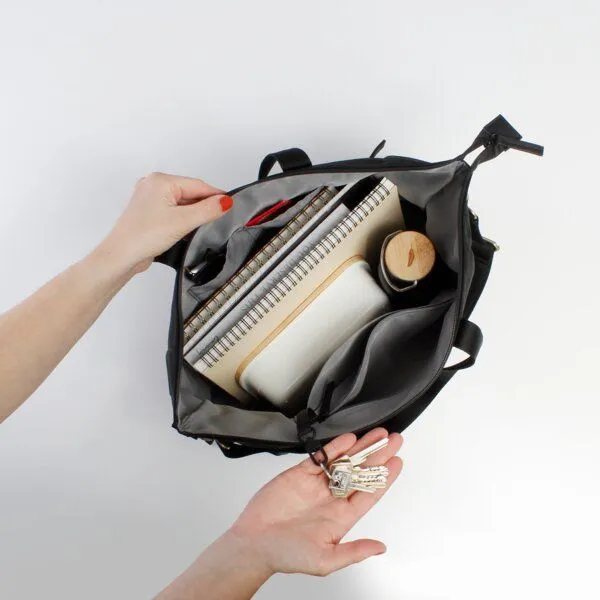 Sperling Sperling Erweiterbarer Shopper "Divided" aus recyceltem PET, vegan, Raven midnight, – Produktbild 4 von 4