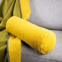 nahtur-design nahtur-design Nackenrolle aus Flauschloden mit Naturfüllung, Curry, – Produktbild 2 von 5