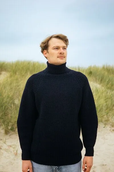 SALZWASSER NORDKAP – Grobstrick Rollkragenpullover (Herren) aus 100% Merinowolle (RWS) von SALZWASSER, Dunkelblau (blau), – Produktbild 1 von 4