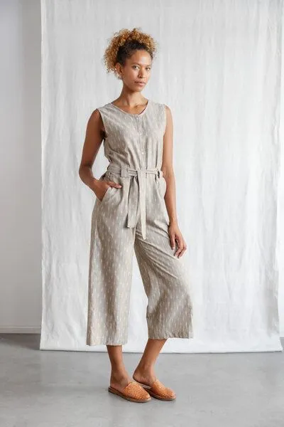 Jyoti - Fair Works Jyoti - Fair Works Bio-Baumwoll Jumpsuit Daksha, Ikat, – Produktbild 3 von 5
