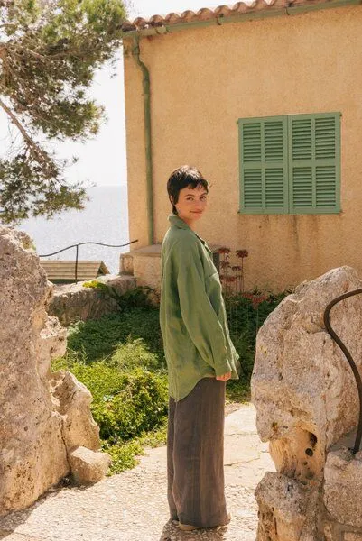 AmourLinen AmourLinen Molly Leinenhemd mit übergroßem Kragen, Matcha grün, – Produktbild 2 von 4