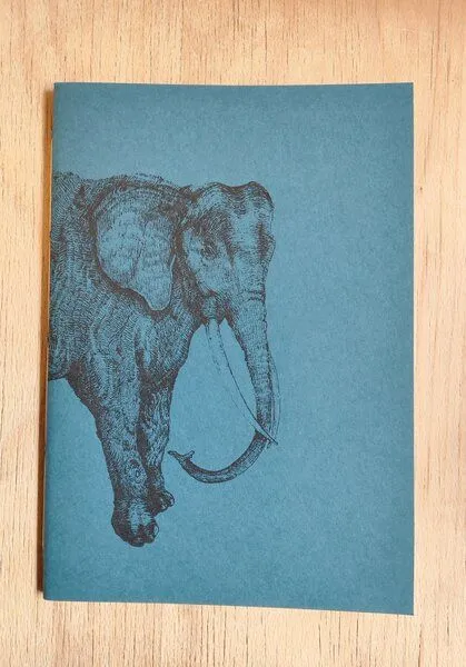 NanMa NanMa Handgebundenes Notizbuch „Elefant“ – In Österreich bedrucktes Skizzenbuch für Zeichnen und Journaling, Blau, – Produktbild 2 von 4