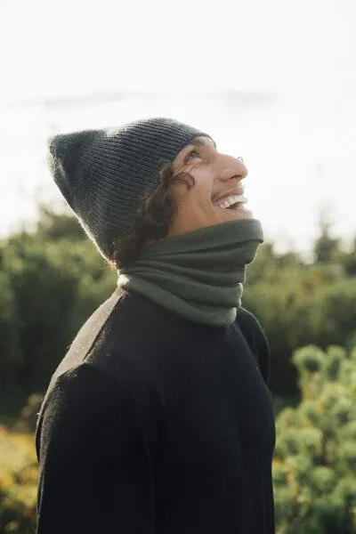 Kopyto Kopyto OPOS – Multifunktionaler Merino-Schlauchkragen aus 100% RWS-Wolle, Olivgrün, – Produktbild 3 von 6