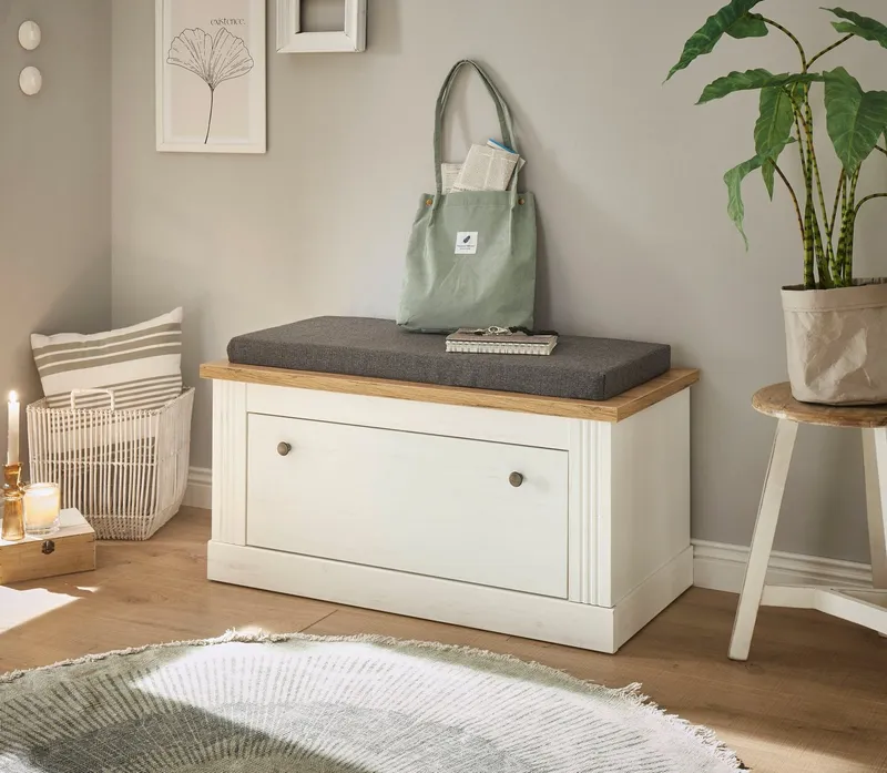 OTTO home Sitzbank Westminster, Schuhbank mit Sitzkissen, Garderobenbank im Landhausstil, Metallgriffe, in 2 Farben erhältlich, Platz für 8 Schuhe, 92 cm breit, Weiß, – Produktbild 1 von 5