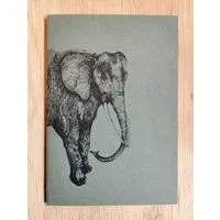 NanMa NanMa Handgebundenes Notizbuch „Elefant“ – In Österreich bedrucktes Skizzenbuch für Zeichnen und Journaling, Grün, – Produktbild 1 von 1