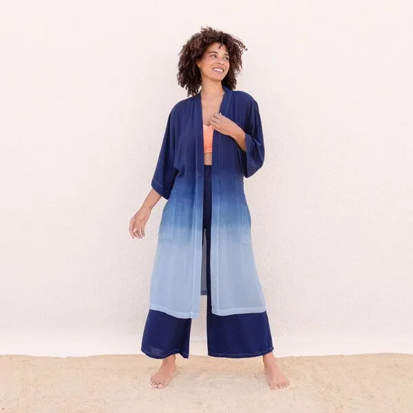 Jaya SATYA - JAYA-UNIQUE Serie - Damen - Kimono aus Ecovero, handgefärbt in Tie-Dye oder Farbverlauf in Bali, Lightindigo, – Produktbild 2 von 2