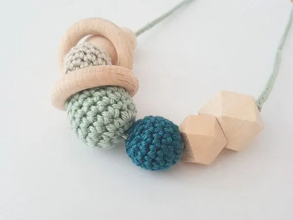 NoniKids Berlin Stillkette Mamakette Holz 10 Farben | Bio Baumwollgarn | NoniKids Berlin, Mint petrol, – Produktbild 1 von 2