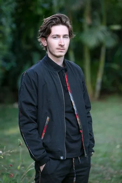 Africulture Africulture Bomberjacke für Männer aus Kenianischem Kikoy und Westafrikanischem Kitenge Stoff, Schwarz, – Produktbild 2 von 3
