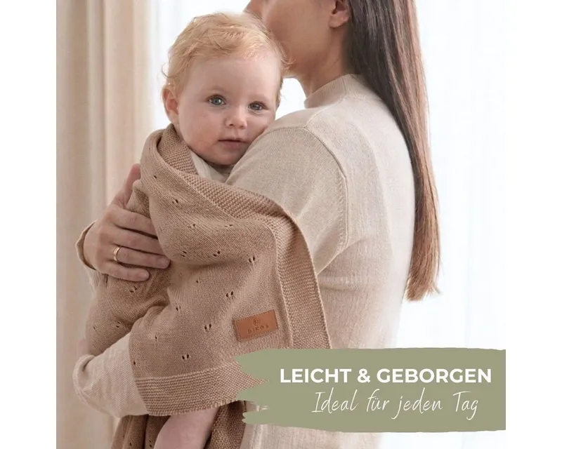 Babydecke DIKOS® aus *100%* Bio Baumwolle, Strickdecke, Geschenk zur Geburt, DIKOS, PREMIUM Qualität, Sommerdecke Ajour, 75x100, atmungsaktiv, weich, Warmes taupe, – Produktbild 3 von 5