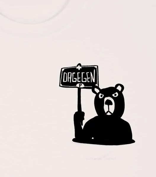 päfjes päfjes Der Bär ist DAGEGEN! Du auch? - Fair Wear Männer Unisex Bio T-Shirt Siebdruck, Vintage white (natur), – Produktbild 4 von 4