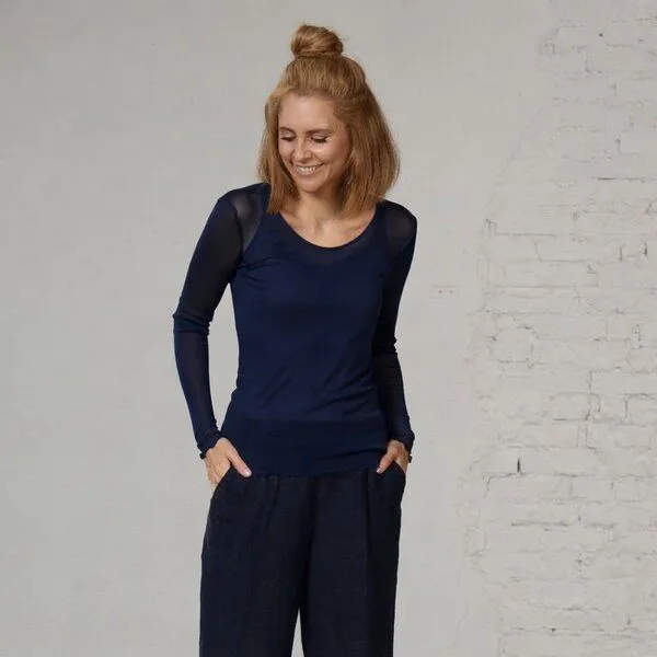 Kokon Zwo Kokon Zwo Netzshirt mit Satineinfasung 100% Seide (peacesilk), Meerblau, – Produktbild 1 von 1