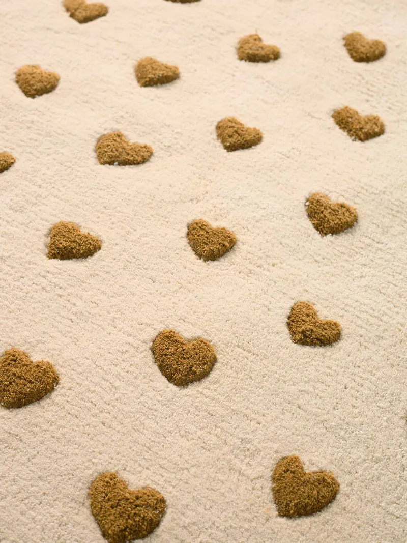 Vertbaudet Runder Kinderzimmer Teppich GOLDHERZ, Wollweiß/herzen goldbraun, – Produktbild 3 von 3