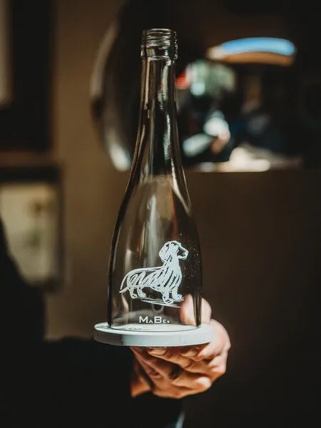 MaBe MaBe Dackel Liebe - Upcycling WeinWindlicht für Hundefans, Transparent, – Produktbild 1 von 3