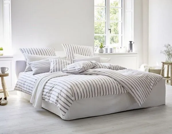Cotonea Cotonea Bio Satin-Bettwäsche Aquarell Streifen, Platin (grau), – Produktbild 1 von 3