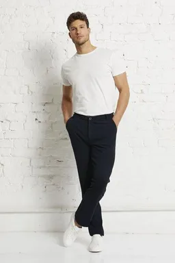 Wunderwerk Wunderwerk Herrenhose aus Bio-Baumwolle "Robin wellness chino" – Produktbild 1 von 1