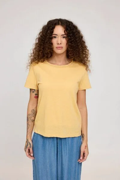 Mazine Mazine Linen-Mix Basic T-Shirt für Frauen - aus Biobaumwolle, Banana (gelb), – Produktbild 1 von 3
