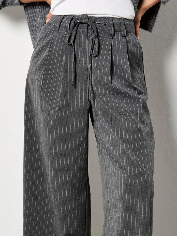 Apricot Apricot Stoffhose Bundfaltenhose (mit Bindeband) mit Nadelstreifen, Grau, – Produktbild 3 von 5