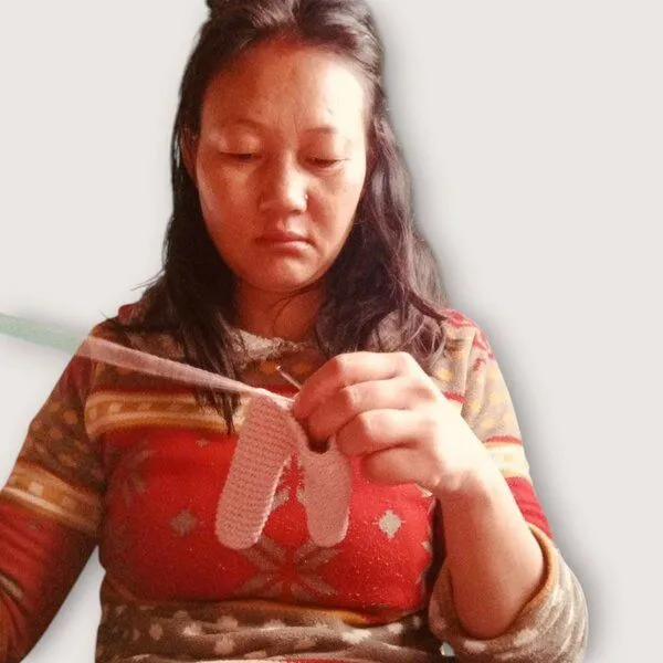 Luna-Leena Luna-Leena Hündin in blau aus Bio-Baumwolle – handgehäkelt in Nepal – Produktbild 4 von 4