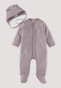 hessnatur hessnatur Erstausstattungspaket aus reiner Bio-Merinowolle (Set, 1-tlg., Overall und Häubchen) – Produktbild 1 von 1