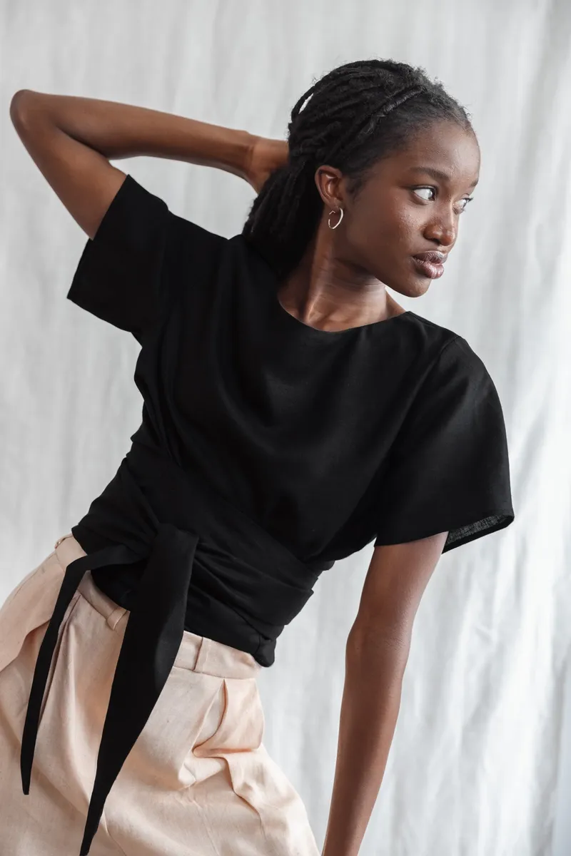 Jyoti - Fair Works Jyoti - Fair Works Damen vegan Wickelhemd Amaranth Schwarz, Schwarz, – Produktbild 1 von 2