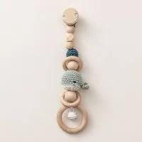 NoniKids Berlin NoniKids Berlin Rasselclip Holz *Glocke Wal* 6 Farben I Bio Baumwollgarn, Mint, – Produktbild 1 von 1