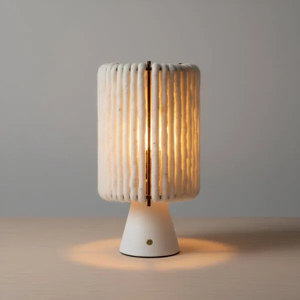 ALMUT von Wildheim ALMUT von Wildheim kabellose dimmbare Tischlampe aus 100 % Wolle vom Tiroler Stein- und Bergschaf – Produktbild 2 von 4