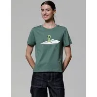 watapparel watapparel T-Shirt Frauen Alien on a paper plane, Green bay, – Produktbild 1 von 1