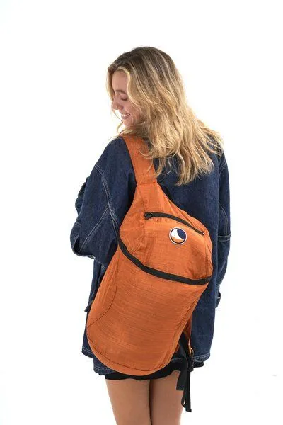 Ticket to the Moon Ticket to the Moon Ultraleicht Rucksack "Backpack Plus" (25l) aus upcyceltem Nylon, Terracotta, – Produktbild 2 von 4