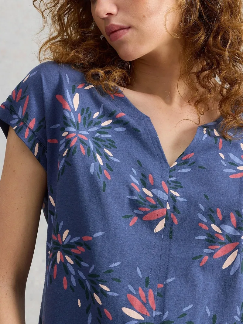 White Stuff T-Shirt Nelly mit Keilausschnitt - 50, Marineblau multi, – Produktbild 3 von 4