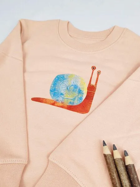 MelaDi Meladi Kinder Sweater aus Biobaumwolle - Schnecke auf Creme Latte, Natural white, – Produktbild 2 von 6