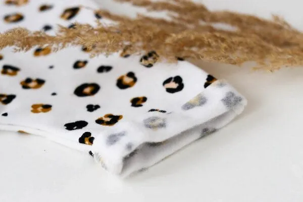 NoniKids Berlin Baby Sweat Hose *Leopard* Bio Baumwolle | NoniKids Berlin – Produktbild 3 von 4