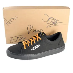 Fairticken Fairticken vegane limitierte Sneaker der Punkband ZSK – Produktbild 1 von 1