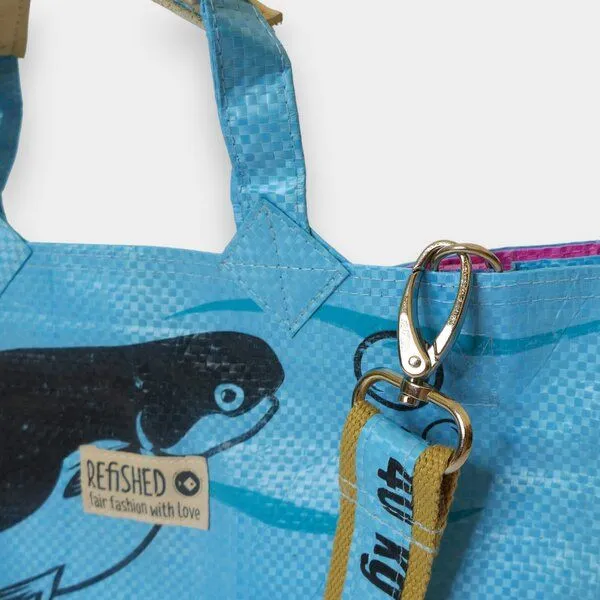 REFISHED fair fashion REFISHED fair fashion Tasche 'ISOLDE BAG', #fish hellblau, – Produktbild 4 von 5