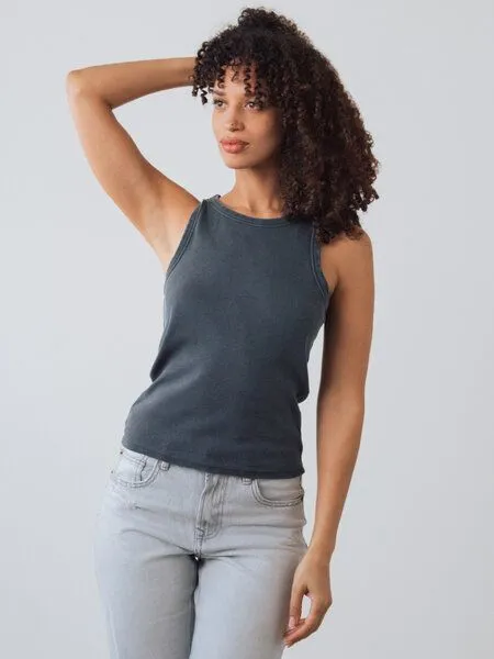 Honest Basics Honest Basics Damen Geripptes Racer-Top aus Bio- und recycelter Baumwolle, Indigo, – Produktbild 2 von 4