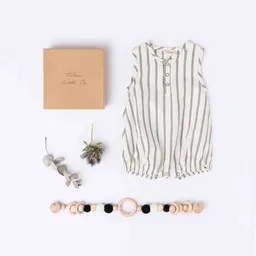 NoniKids Berlin NoniKids Berlin NoniKids Geschenkebox *Baby black- white* I GOTS & Bio – Produktbild 1 von 1