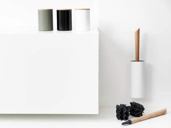 werkvoll by Lena Peter werkvoll by Lena Peter Recycling Wandhalter Klobürste FIRE mit Eichegriff, Red, – Produktbild 2 von 4