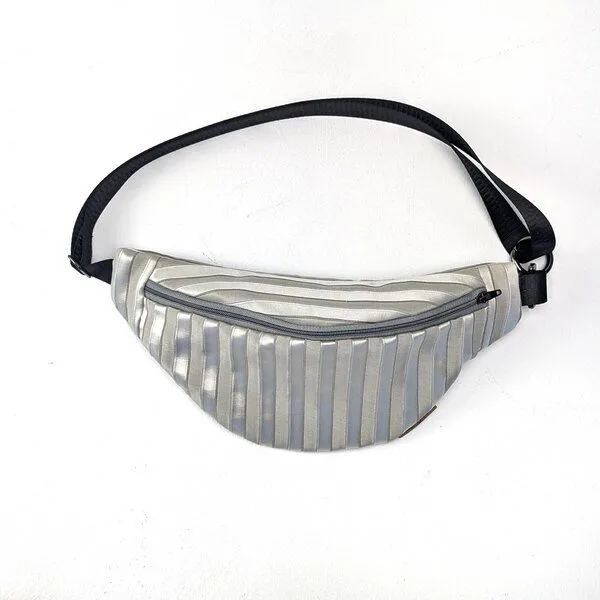 Bridge&Tunnel Bridge&Tunnel Hipbag Lumière, Silber, – Produktbild 1 von 5