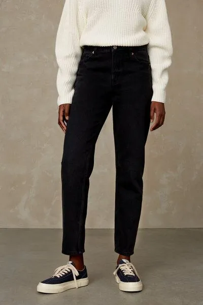 Kings Of Indigo Kings Of Indigo Mom Jeans aus recycelter Baumwolle - Caroline Recycled Black Worn - Schwarz, Schwarz, – Produktbild 3 von 4