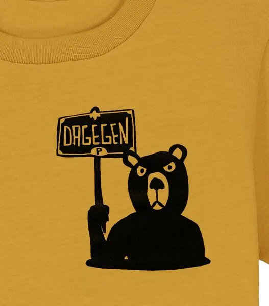 päfjes päfjes Der Bär ist DAGEGEN! Du auch? - Kinder T-Shirt aus Baumwolle Fair - Siebdruck, Ochre (gelb), – Produktbild 3 von 3