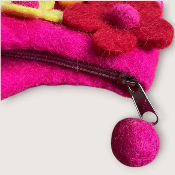 Luna-Leena Luna-Leena Kinder Handtasche aus Filz fuchsia – handgehäkelt in Nepal – Produktbild 3 von 4
