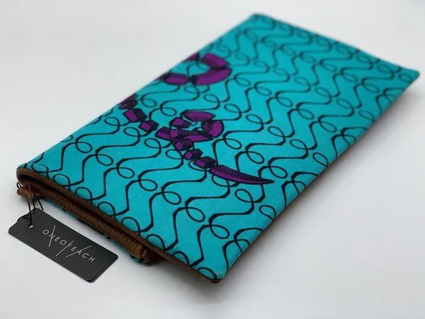 ONE OF EACH ONE OF EACH Clutch "Nigeria" Handtasche aus Leder und Baumwollstoff mit afrikanischem Print – Produktbild 3 von 4