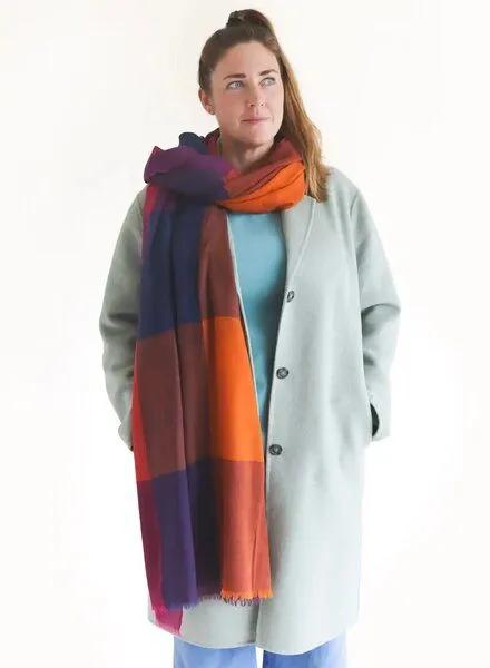 Djian Djian Schal aus Merino-Wolle – KARO – mulesingfrei, Blau / bunt, – Produktbild 1 von 3