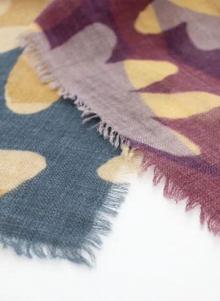 Djian Djian Schal aus Merino-Wolle – KARI – mulesingfrei, Lila, – Produktbild 3 von 4