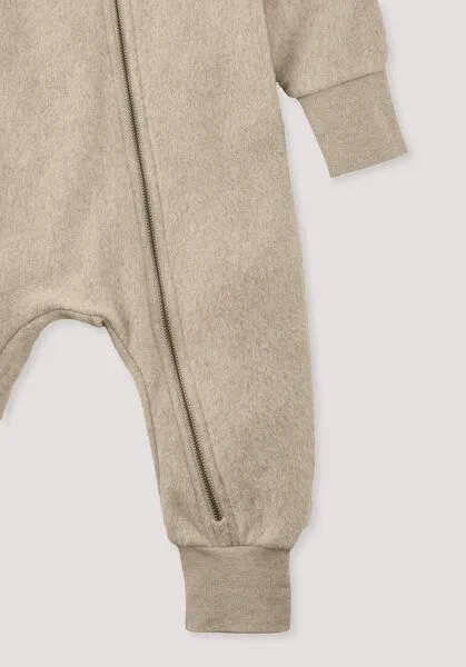 hessnatur hessnatur Softfleece Overall Regular aus reiner Bio-Baumwolle, Goldsand, – Produktbild 3 von 3