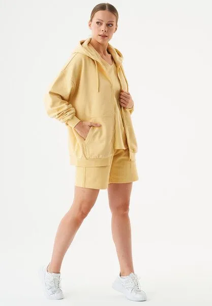 ORGANICATION ORGANICATION Damen ESSENTIALS-SHEYMA- Shorts aus Bio-Baumwolle, Soft yellow, – Produktbild 2 von 4